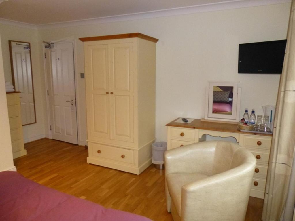 The Oaks Guest House London Room photo