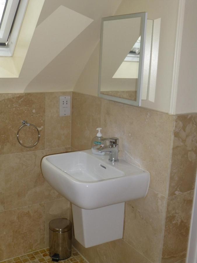 The Oaks Guest House London Room photo